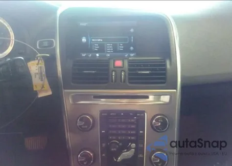 2013 Volvo Xc60 3.2 z USA, uszkodzony, nr VIN YV4952DL2D2412226